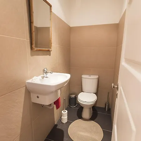 Lovelystay - Typical Graca For Six *