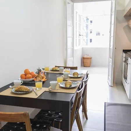 Lovelystay - Typical Graca For Six